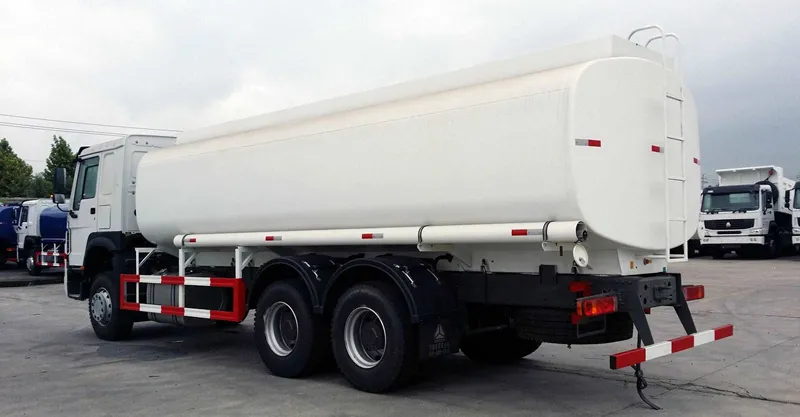 Camión de tanque de combustible 6x4 Howo-7