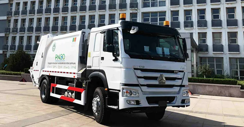 Camión de compactador de basura de saneamiento 6x4 Howo-7