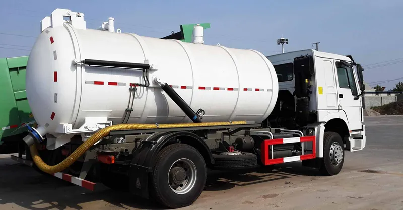 Camión de limpieza de vacío de saneamiento 6x4 Howo-7