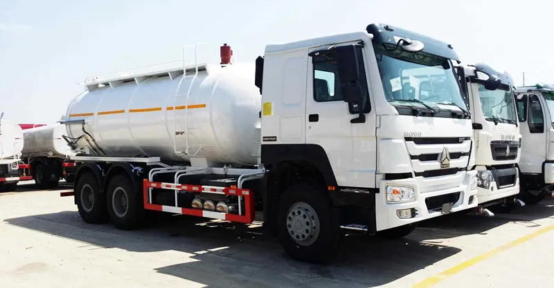 Camión de limpieza de vacío de saneamiento 6x4 Howo-7
