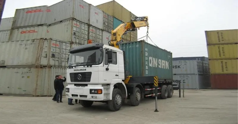 Cargo Truck with Crane 4x2 Shacman F2000