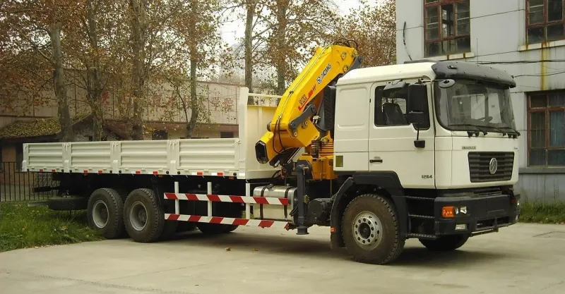 Cargo Truck with Crane 4x2 Shacman F2000