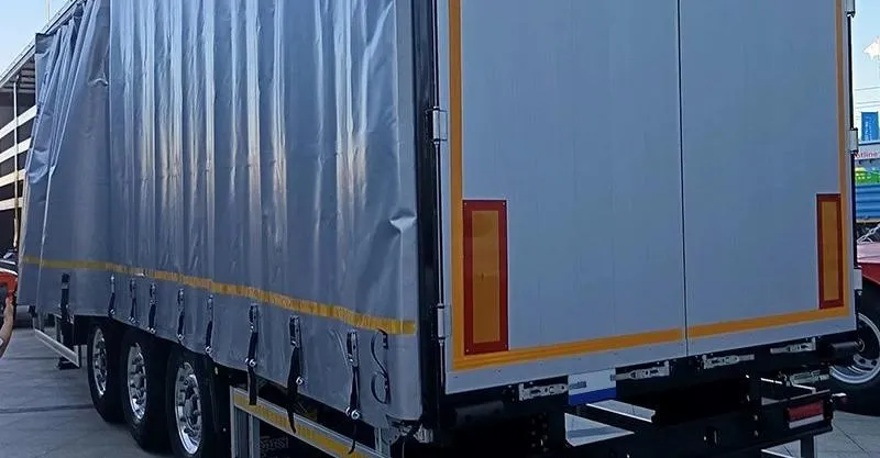 45 pies Trailer de cortinas